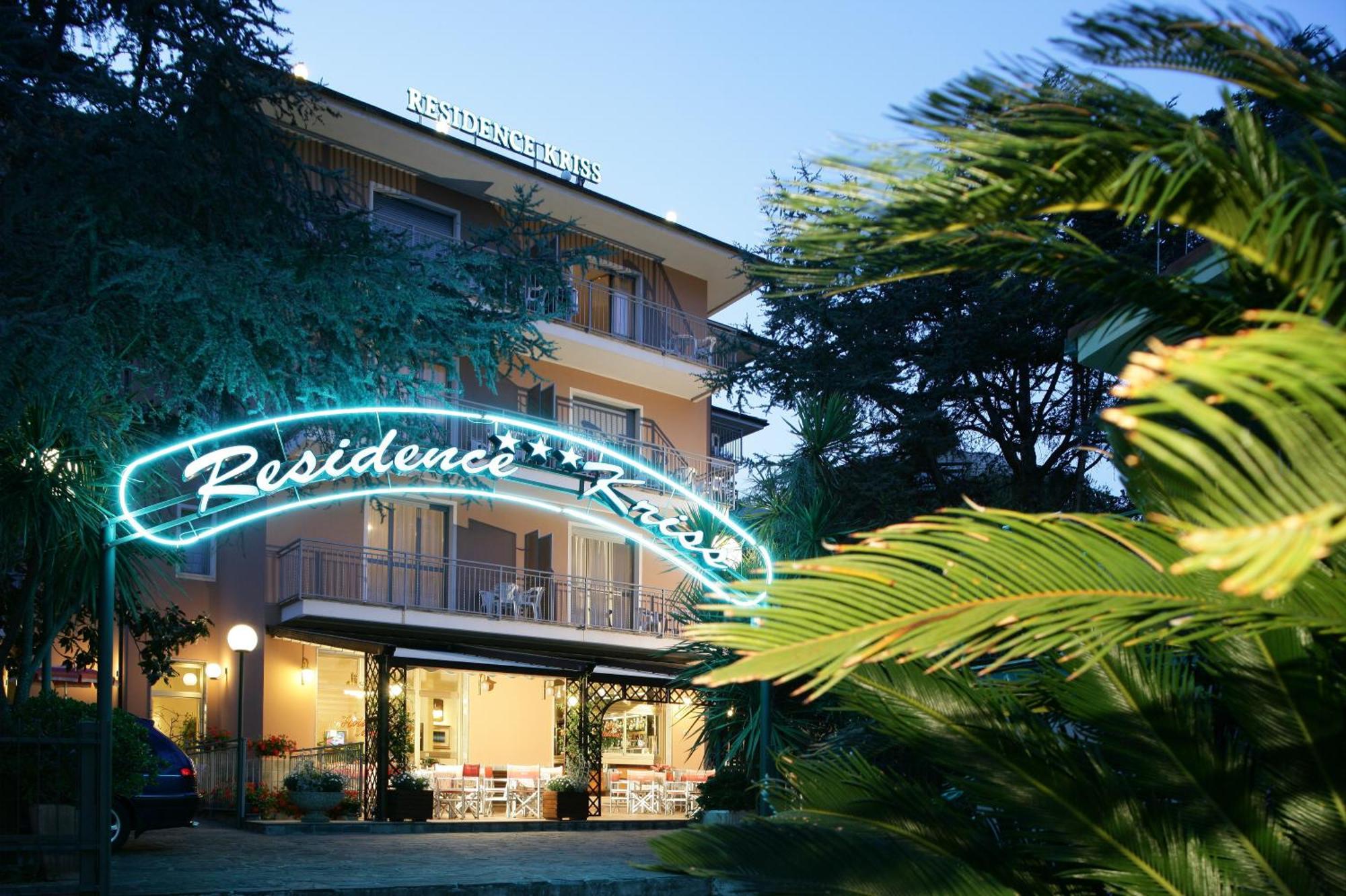 Residence Hotel Kriss Дейва-Марина Екстер'єр фото