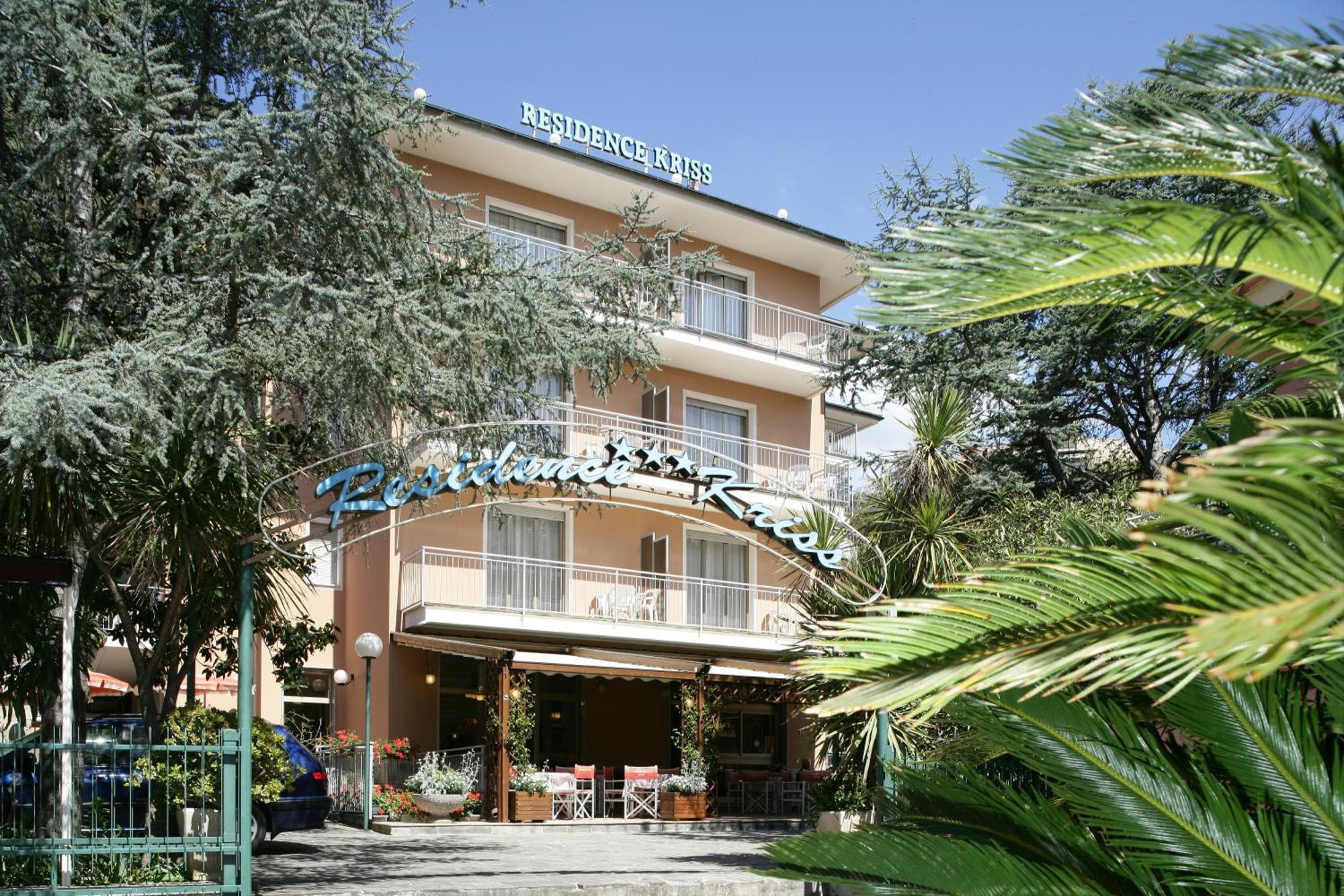 Residence Hotel Kriss Дейва-Марина Екстер'єр фото