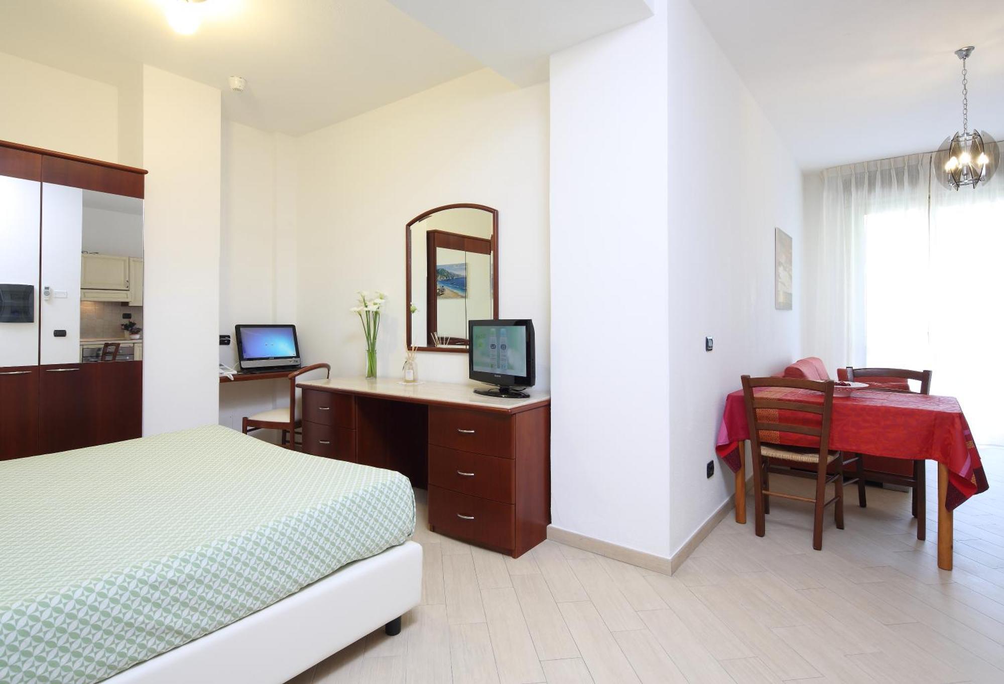 Residence Hotel Kriss Дейва-Марина Екстер'єр фото