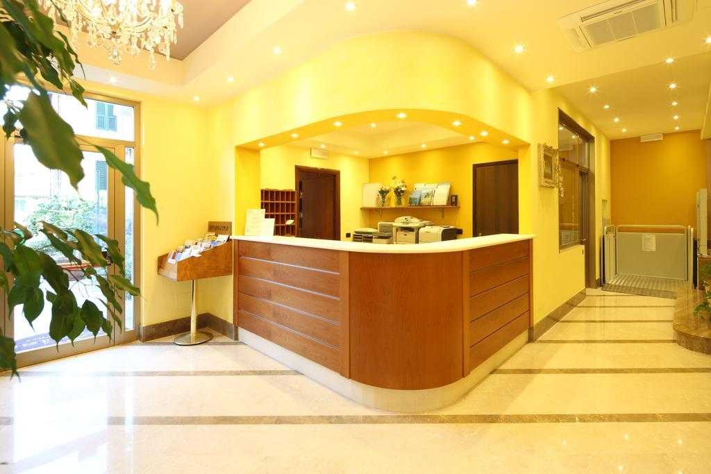 Residence Hotel Kriss Дейва-Марина Екстер'єр фото