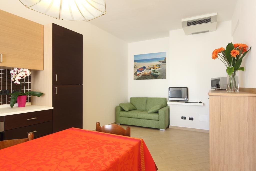 Residence Hotel Kriss Дейва-Марина Екстер'єр фото
