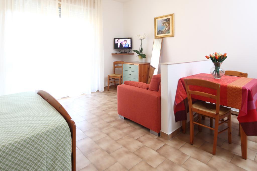Residence Hotel Kriss Дейва-Марина Екстер'єр фото