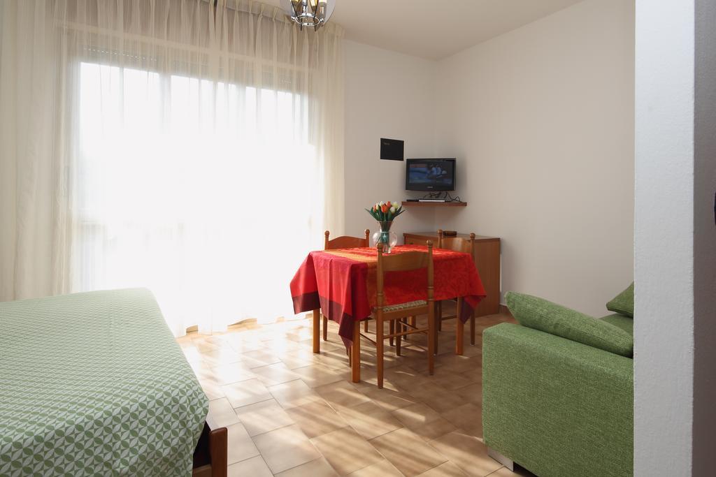 Residence Hotel Kriss Дейва-Марина Екстер'єр фото