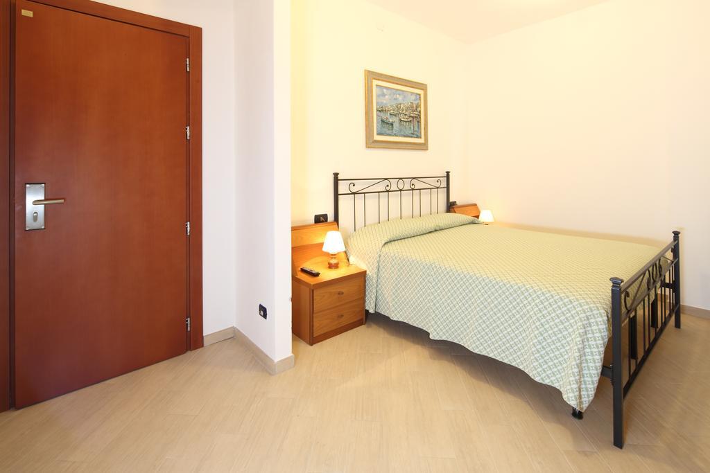 Residence Hotel Kriss Дейва-Марина Екстер'єр фото